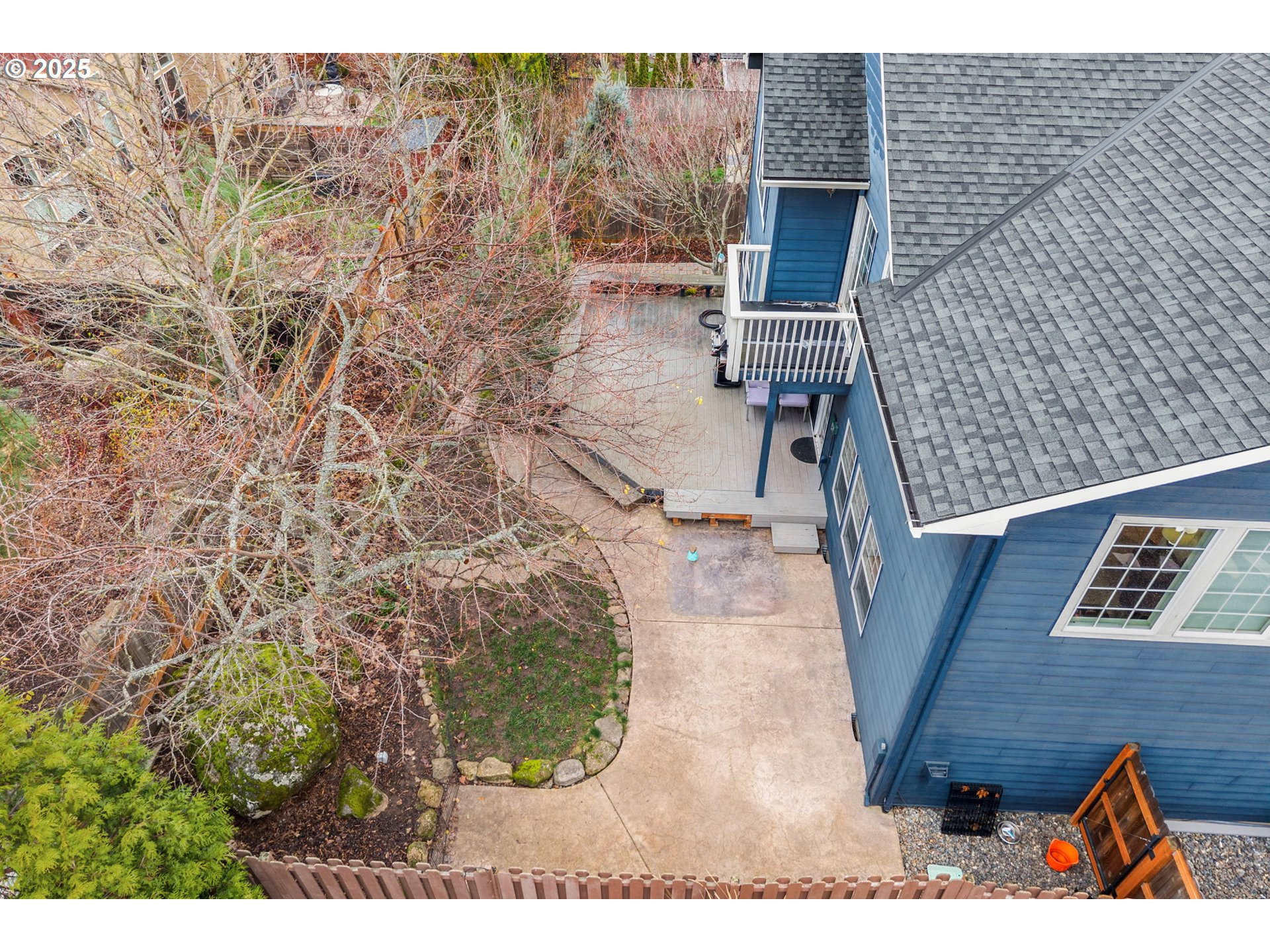 948 28th Street Hood River, OR 97031 - Photo 37 of 46 a view of sitting area in front of house