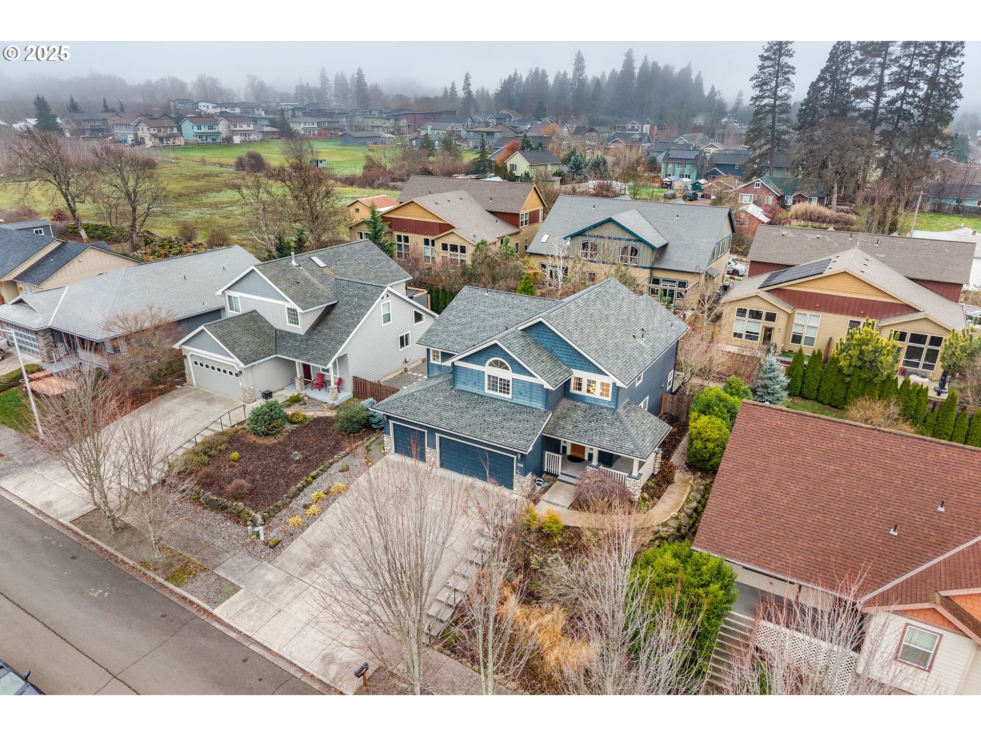 948 28th Street Hood River, OR 97031 - Photo 41 of 46 an aerial view of a house with a lake view