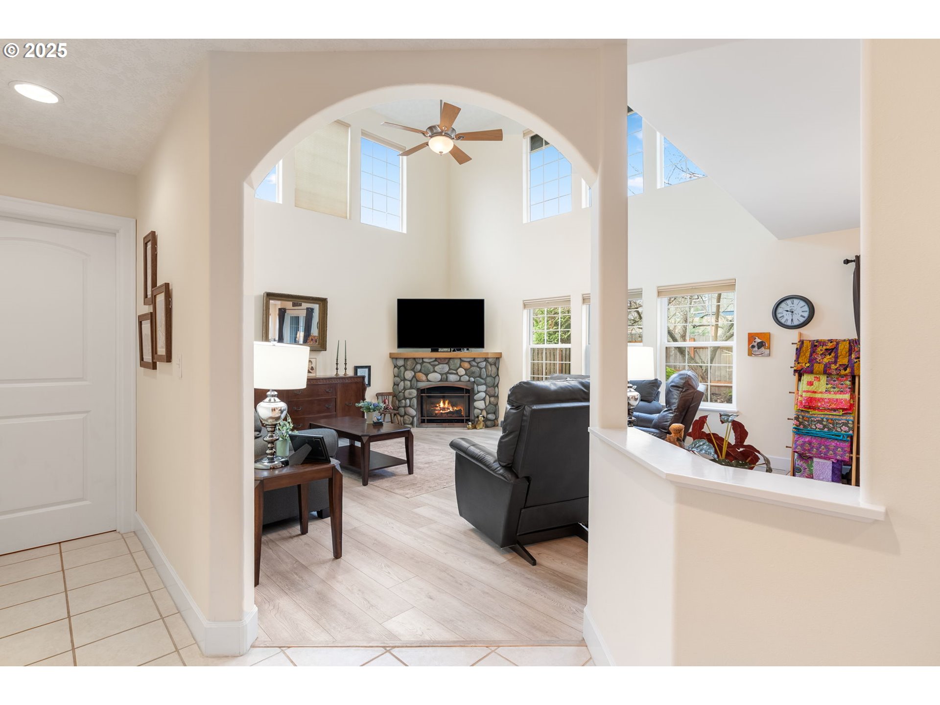948 28th Street Hood River, OR 97031 - Photo 5 of 46 a living room with furniture and a flat screen tv