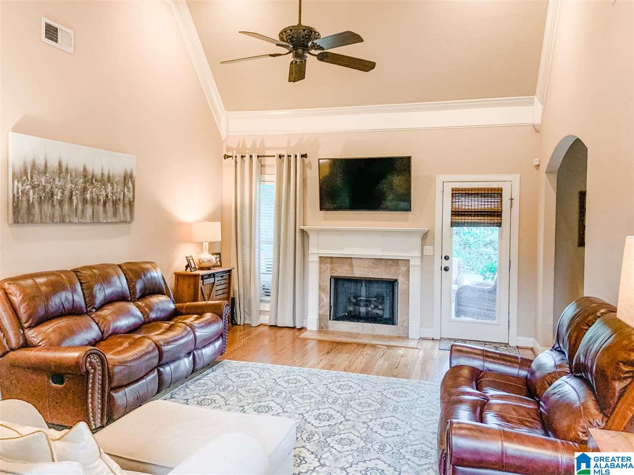 262 Strathaven Lane Pelham, AL 35124 - Photo 6 of 33