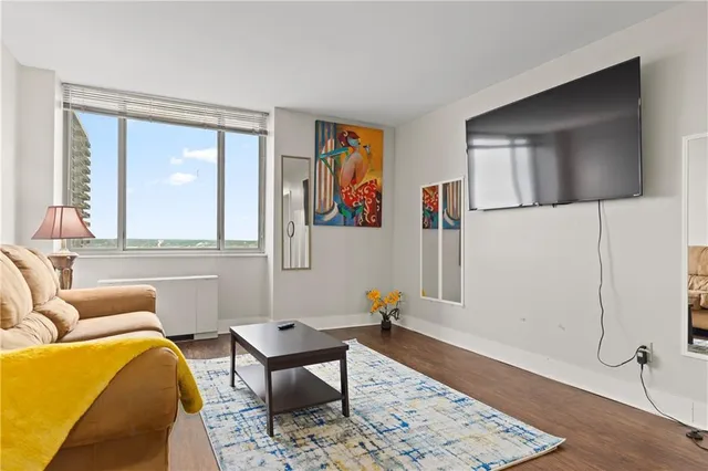 $113,000 | 600 East 8th Street, Unit 3G, Kansas City, MO 64106