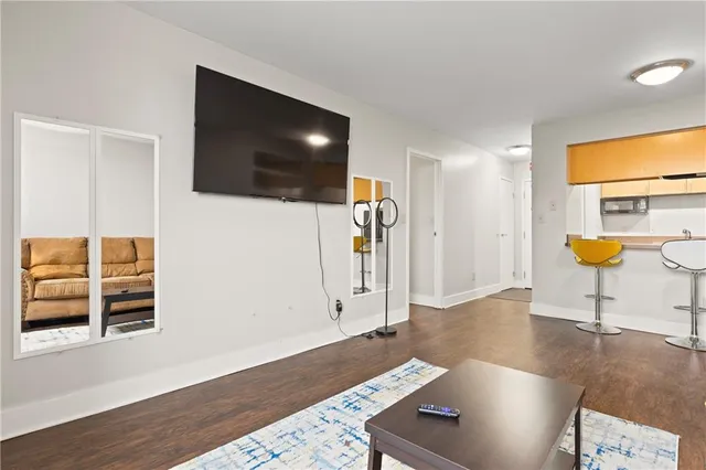 $113,000 | 600 East 8th Street, Unit 3G, Kansas City, MO 64106