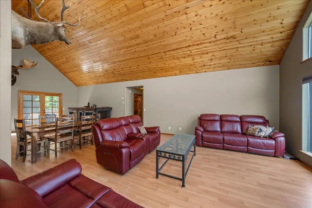 $925,000 | 315942 U.S. Rte 2, Elk, WA 99009