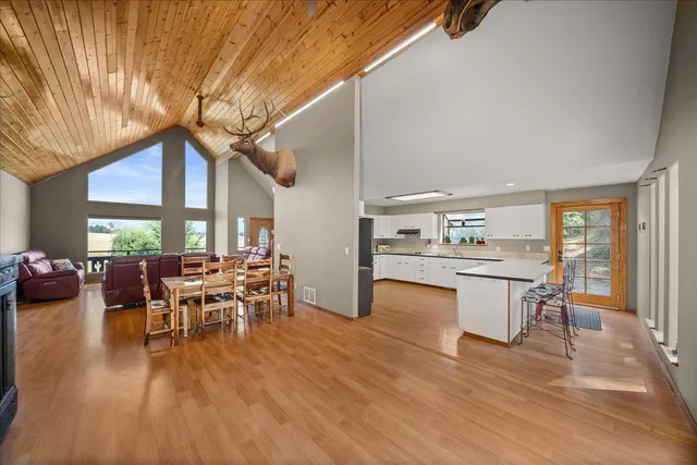 $925,000 | 315942 U.S. Rte 2, Elk, WA 99009