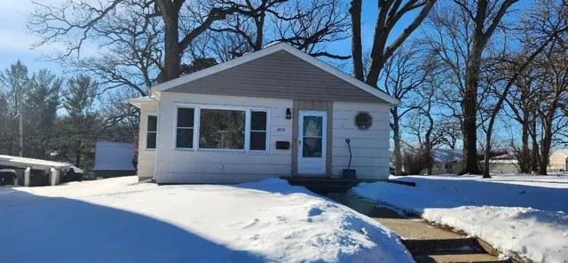 $179,900 | 1409 Circle Drive, Albert Lea, MN 56007