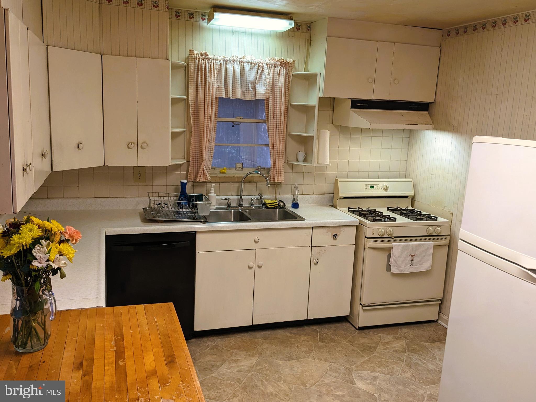 606 Biggs Avenue Frederick, MD 21702 - Photo 11 of 36