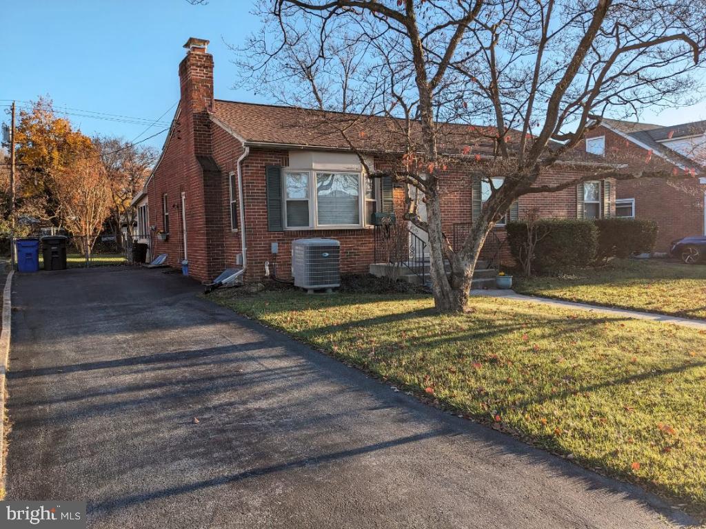 606 Biggs Avenue Frederick, MD 21702 - Photo 3 of 36