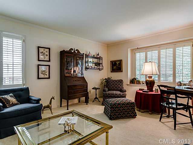 5919 Gate Post Road Charlotte, NC 28211 - Photo 3 of 16 Gallery Image 3