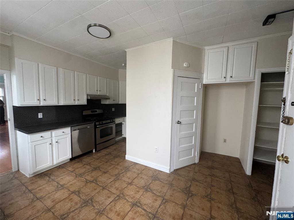 365 Elm Street, Unit 1 RIGHT Kearny, NJ 07032 - Photo 19 of 28