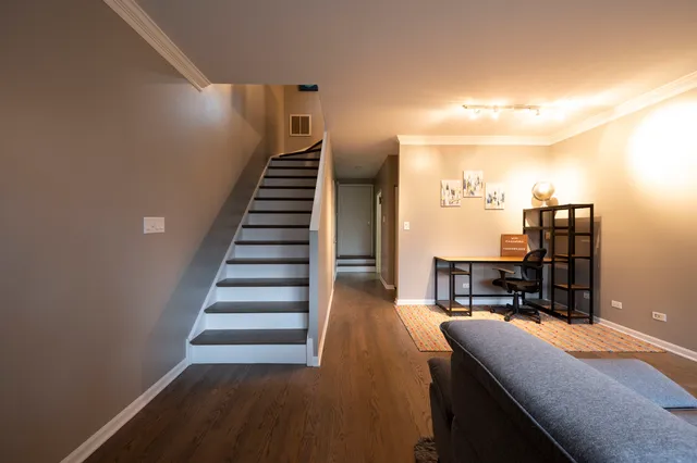 $4,750 | 1214 West School Street, Chicago, IL 60657