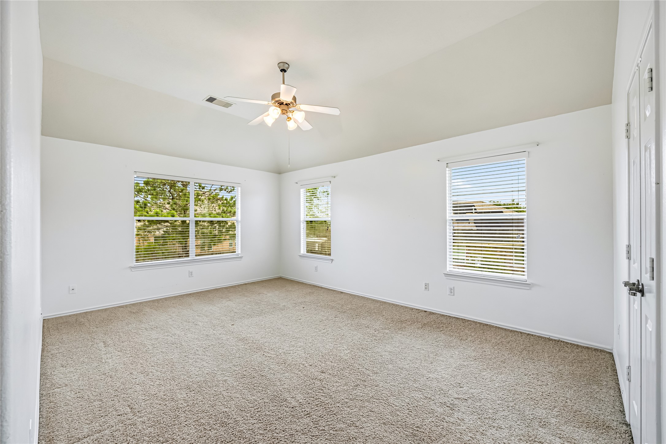 3643 Avalon Spring Lane Spring, TX 77386 - Photo 25 of 40 Primary Bedroom