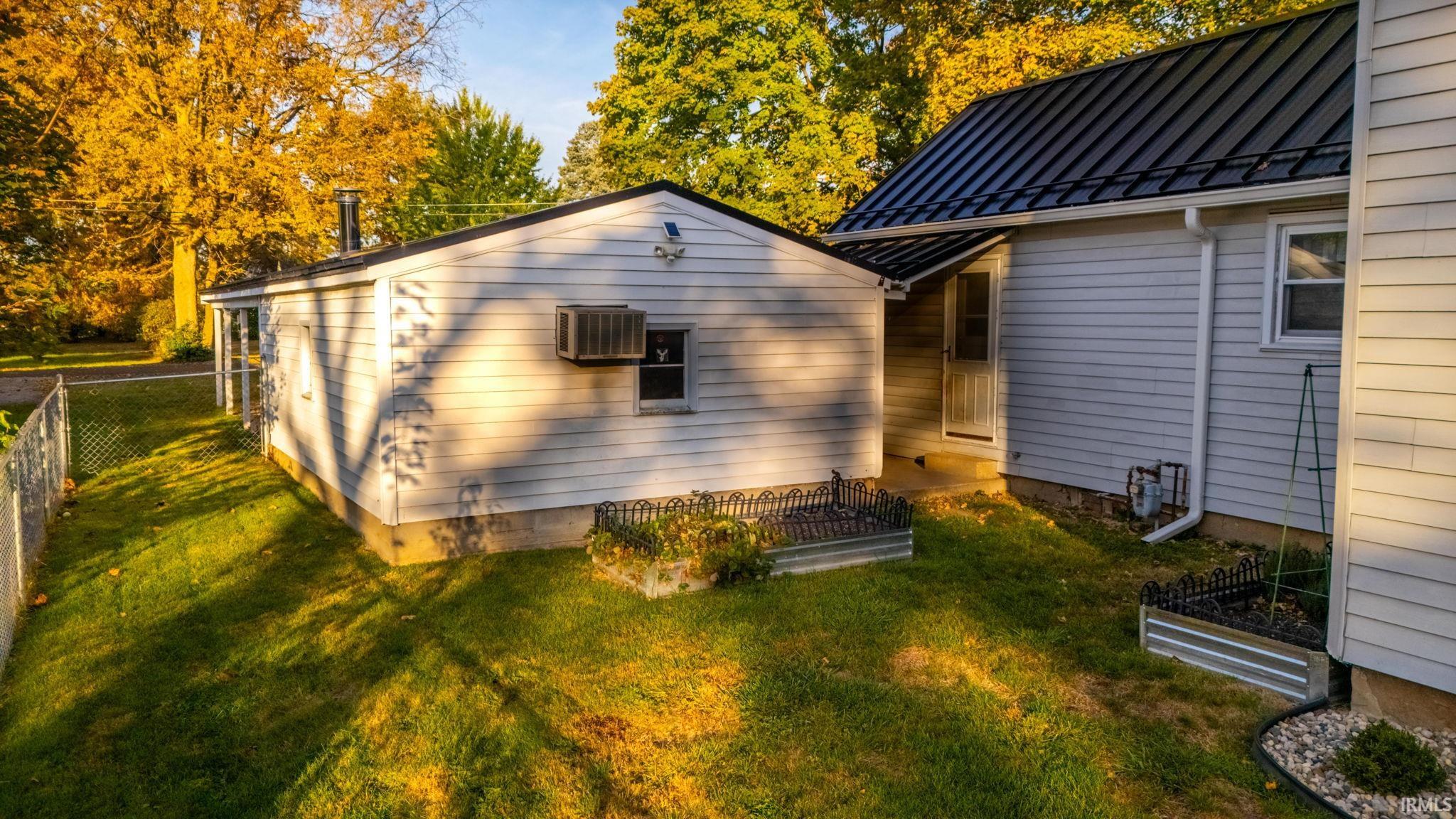 472 Delaware Street Wabash, IN 46992 - Photo 4 of 27