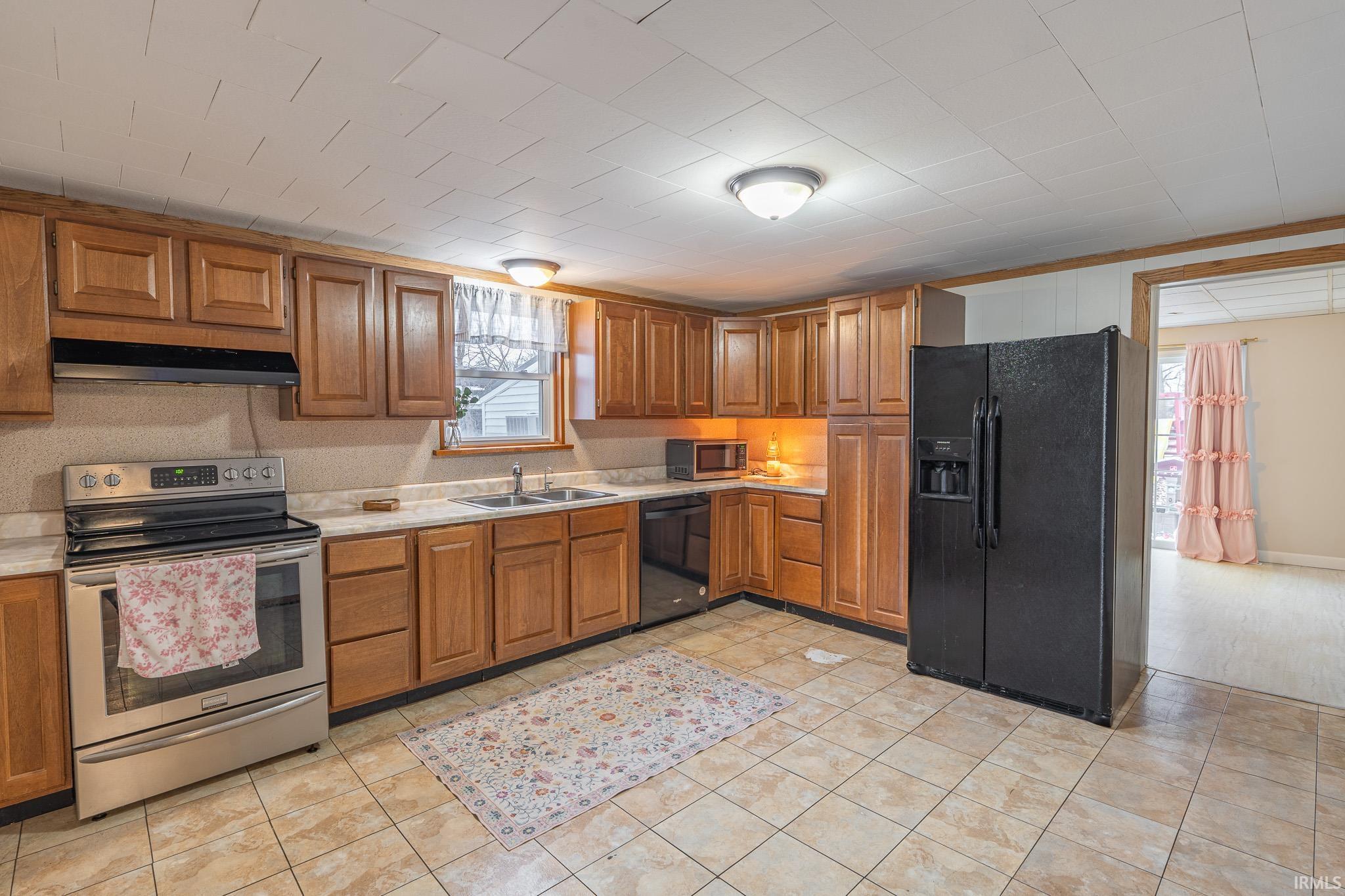 472 Delaware Street Wabash, IN 46992 - Photo 10 of 27