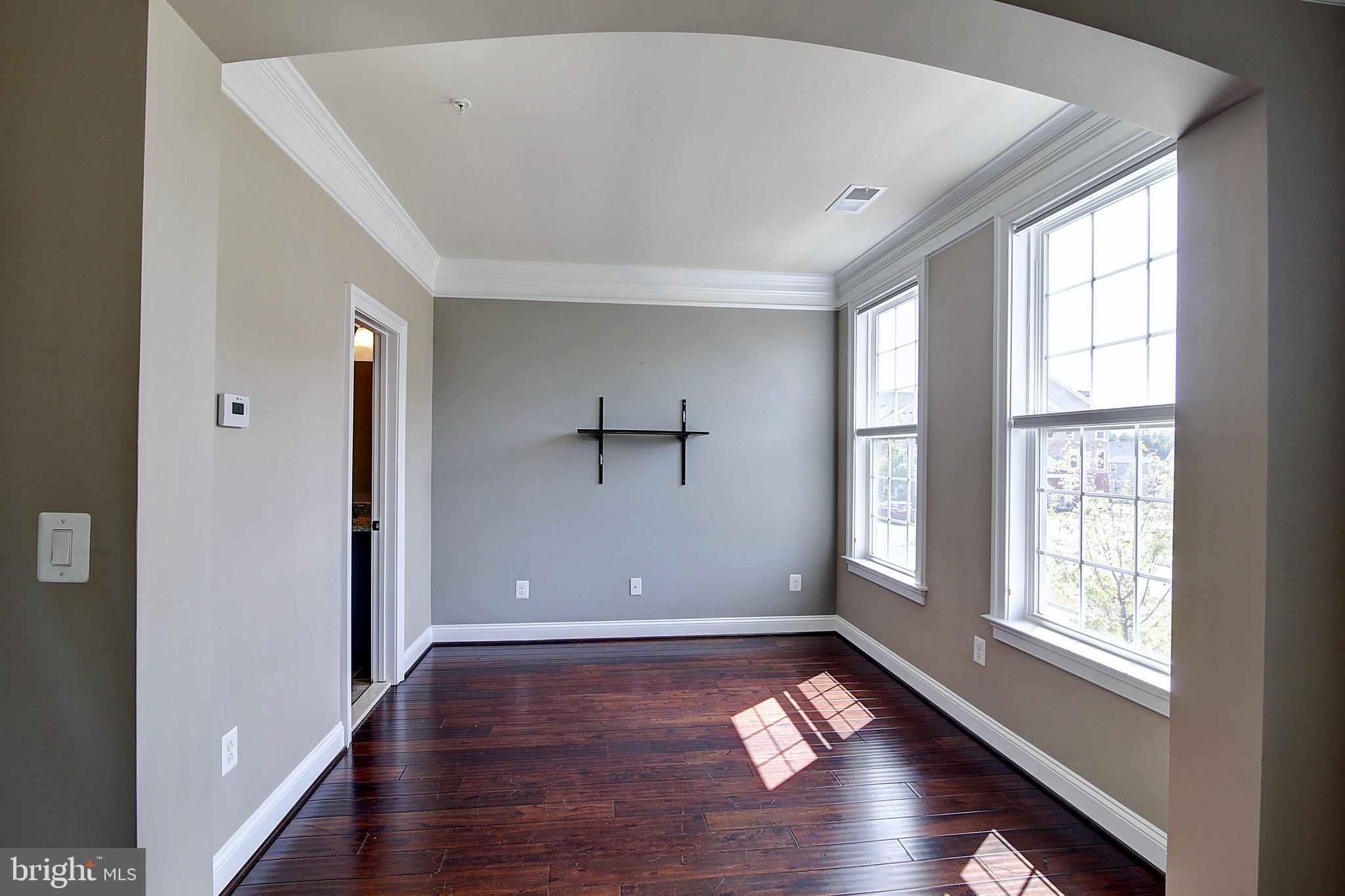 42585 Sunset Ridge Square Ashburn, VA 20148 - Photo 11 of 36 Gallery Image 11
