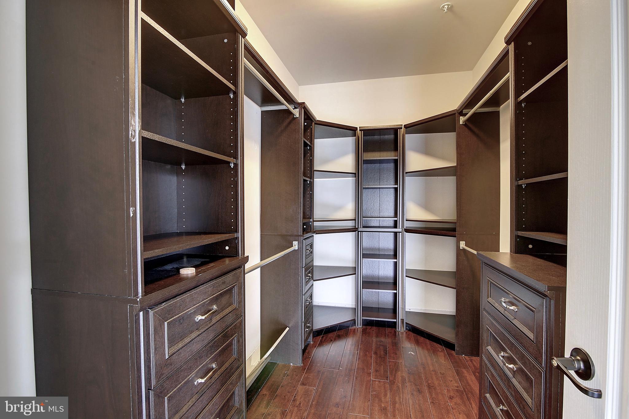 42585 Sunset Ridge Square Ashburn, VA 20148 - Photo 13 of 36 Gallery Image 13