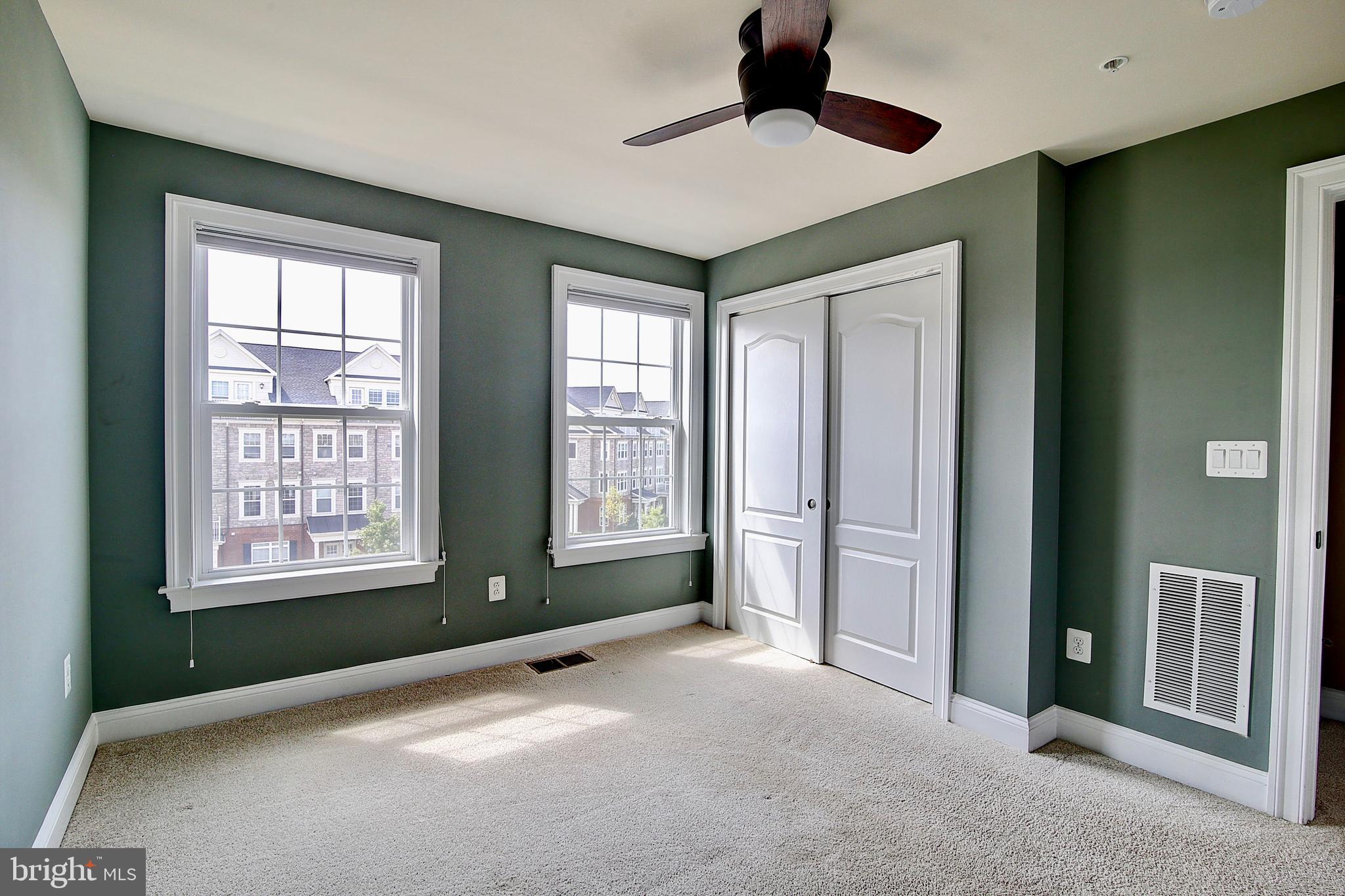 42585 Sunset Ridge Square Ashburn, VA 20148 - Photo 18 of 36 Gallery Image 18