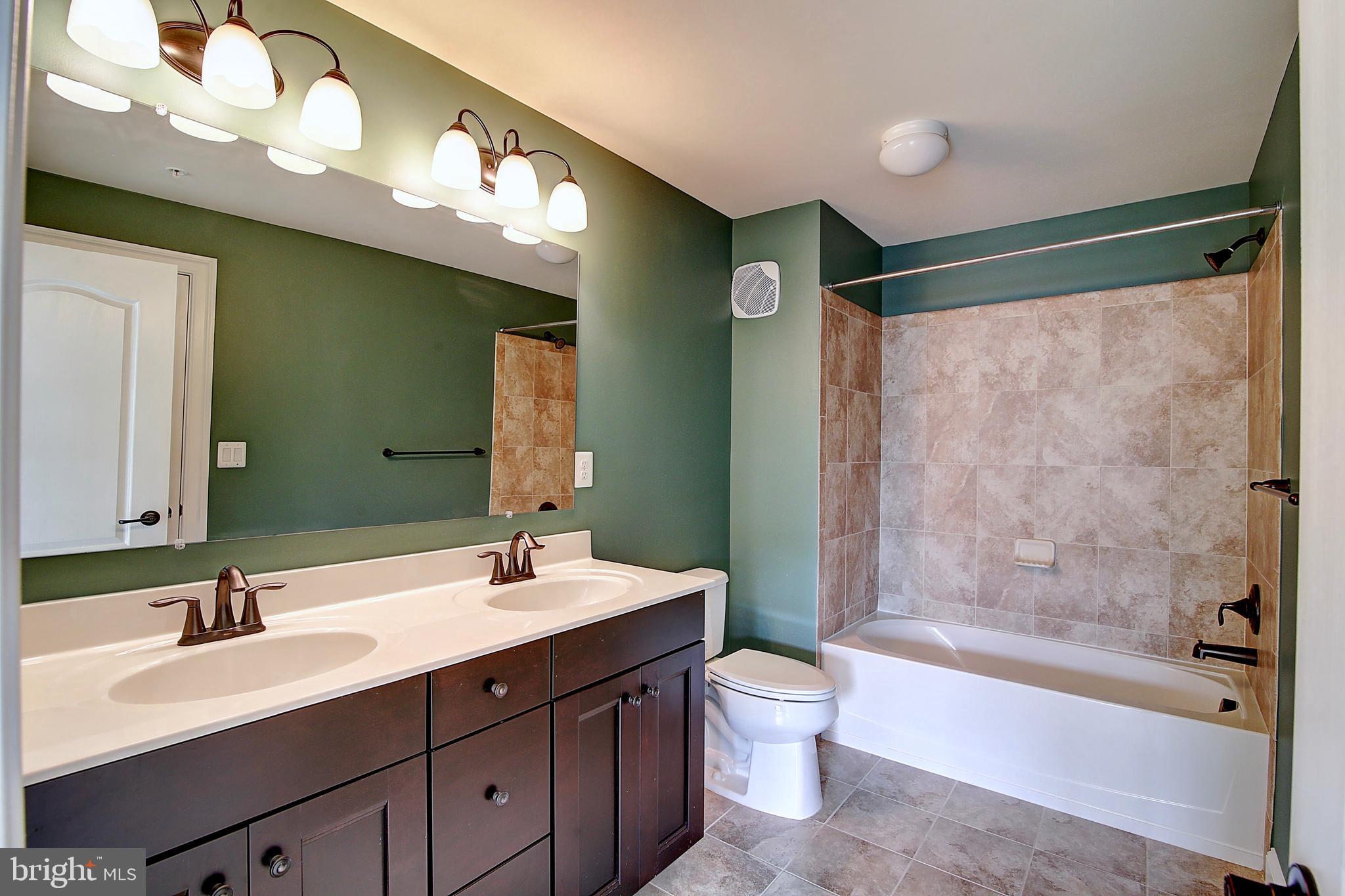 42585 Sunset Ridge Square Ashburn, VA 20148 - Photo 20 of 36 Gallery Image 20