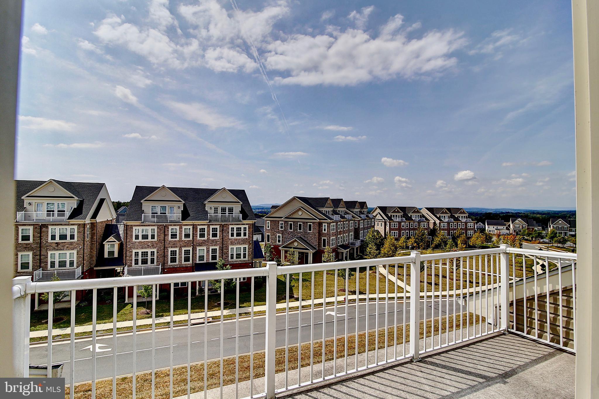 42585 Sunset Ridge Square Ashburn, VA 20148 - Photo 24 of 36 Gallery Image 24