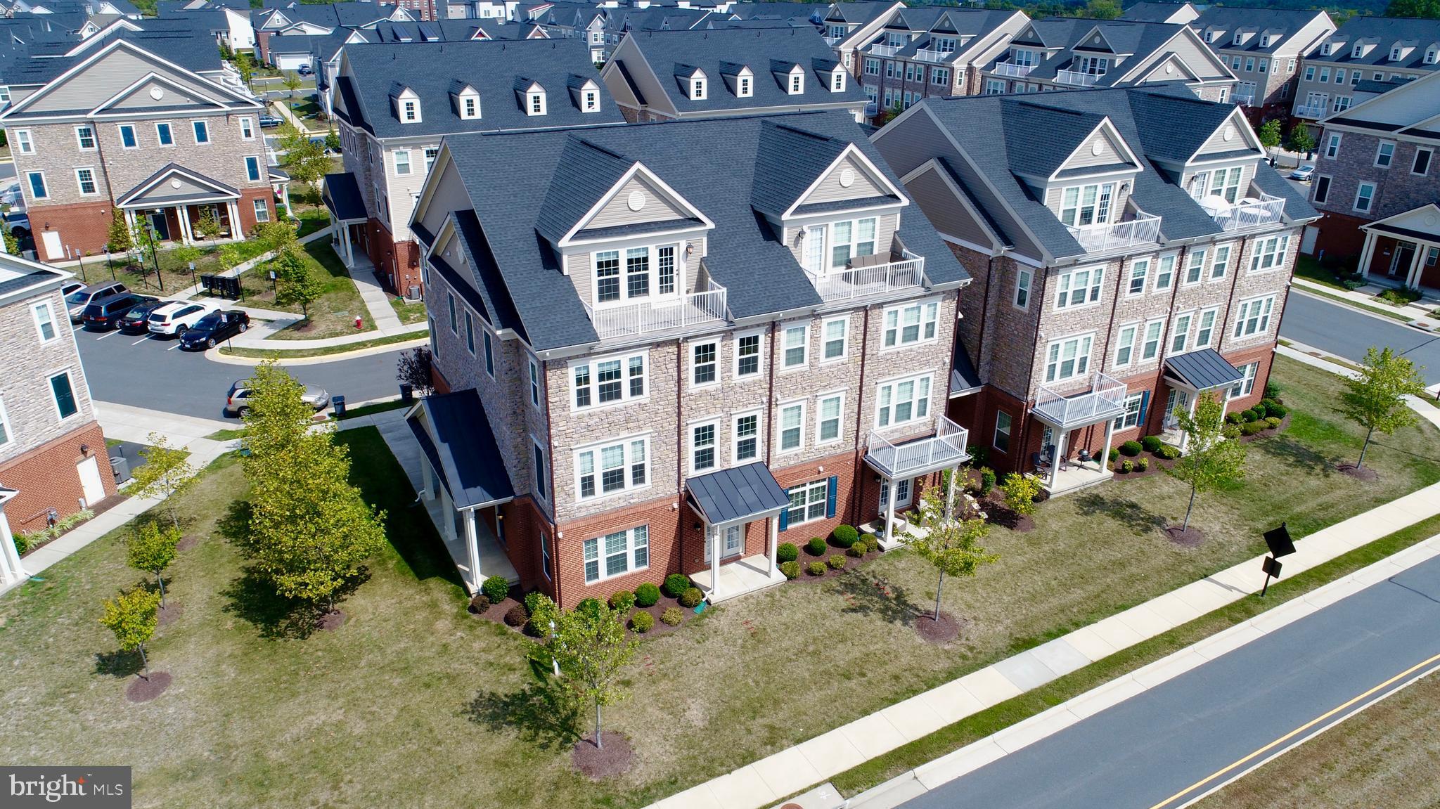 42585 Sunset Ridge Square Ashburn, VA 20148 - Photo 30 of 36 Gallery Image 30
