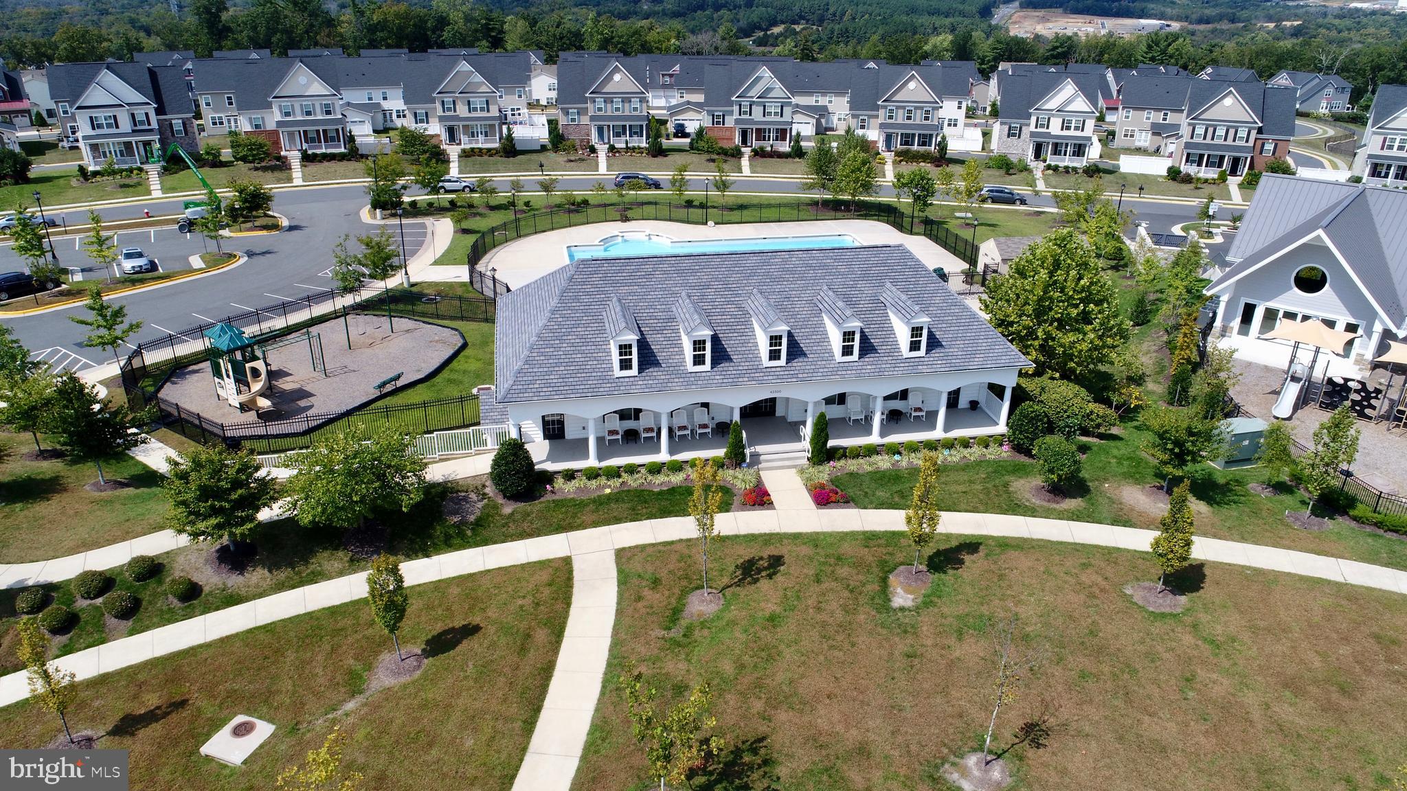42585 Sunset Ridge Square Ashburn, VA 20148 - Photo 35 of 36 Gallery Image 35