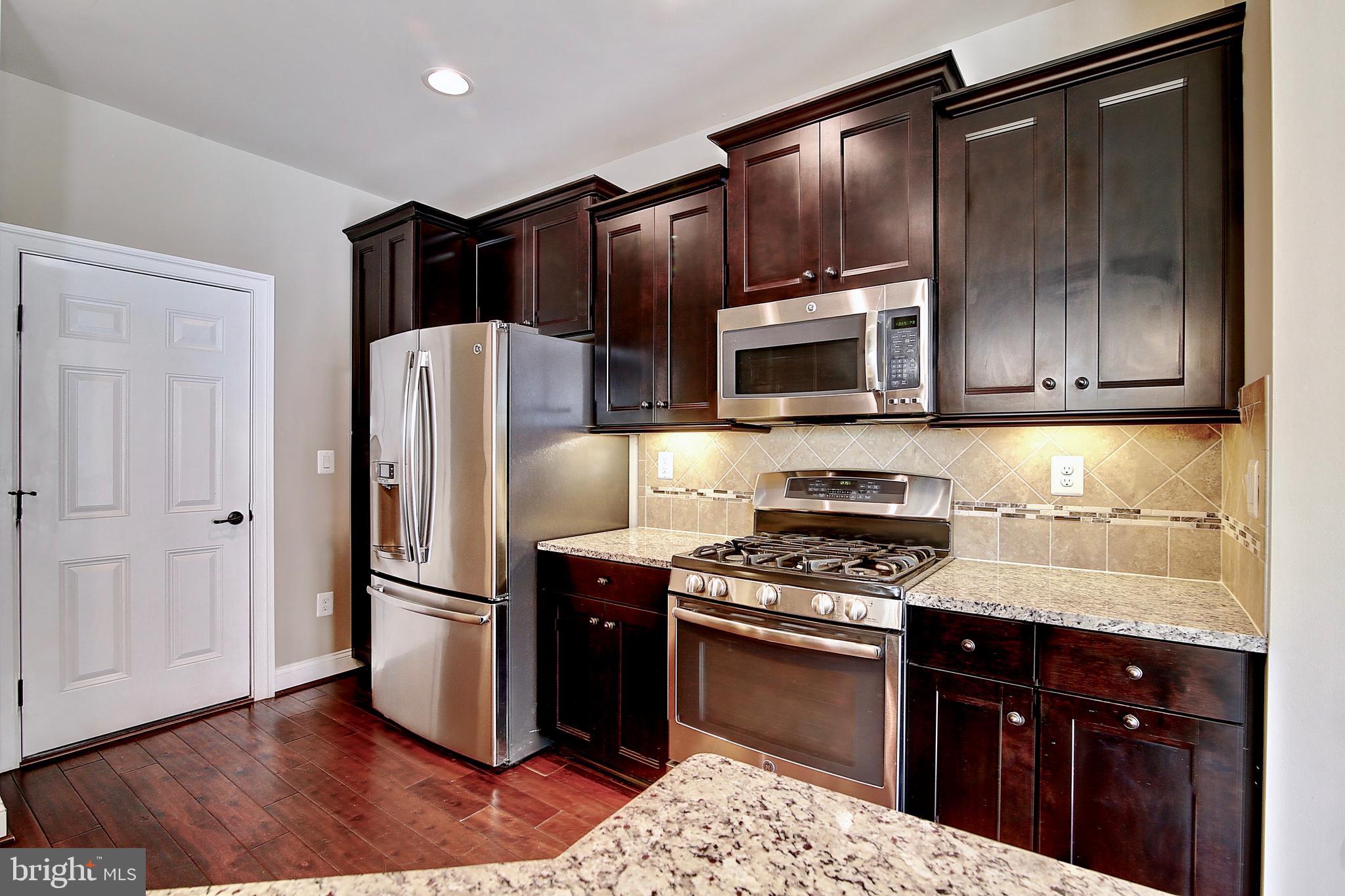 42585 Sunset Ridge Square Ashburn, VA 20148 - Photo 6 of 36 Gallery Image 6