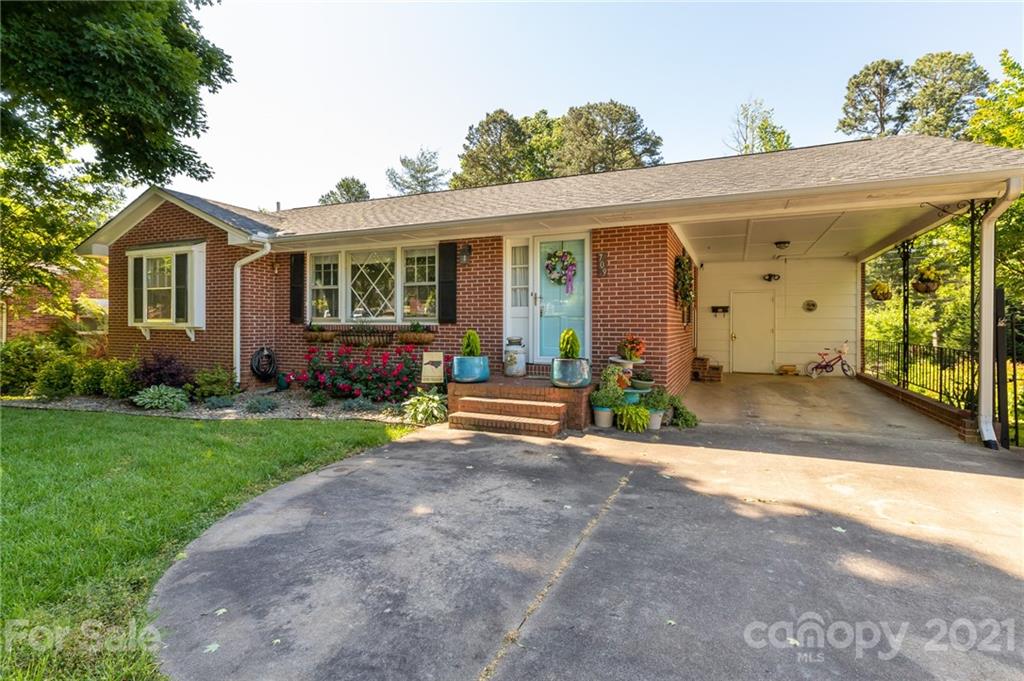 709 Meadowbrook Road Kings Mountain, NC 28086 - Photo 2 of 33 Gallery Image 2