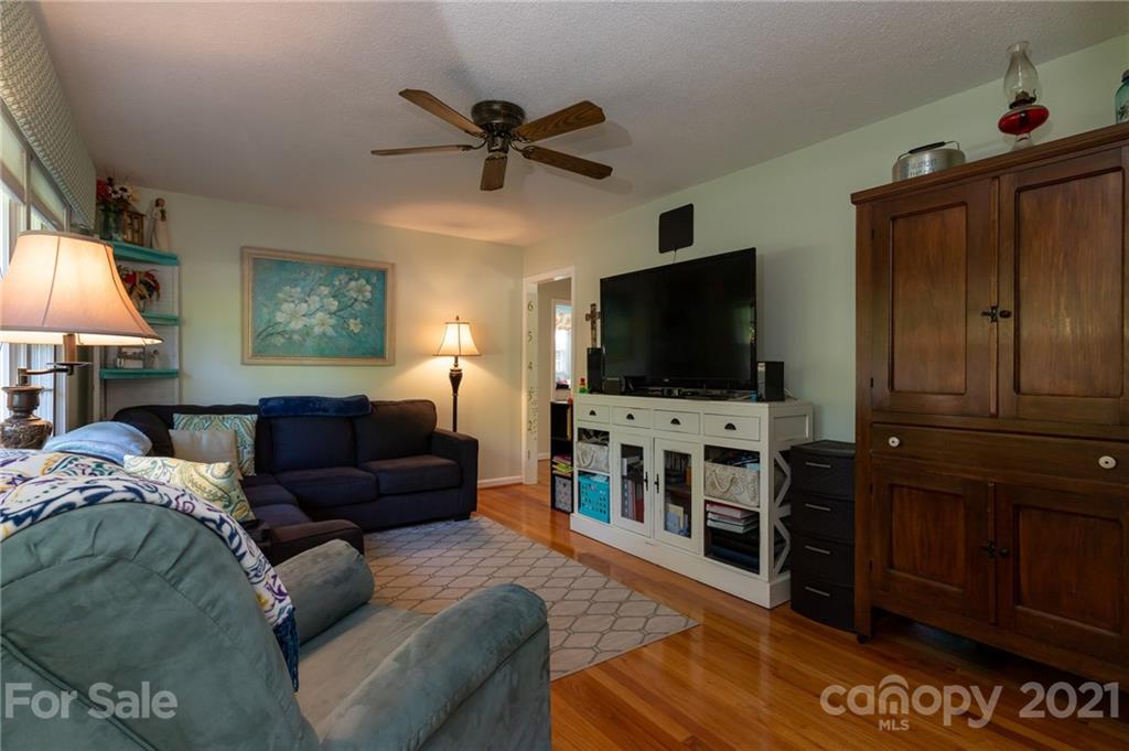 709 Meadowbrook Road Kings Mountain, NC 28086 - Photo 4 of 33 Gallery Image 4