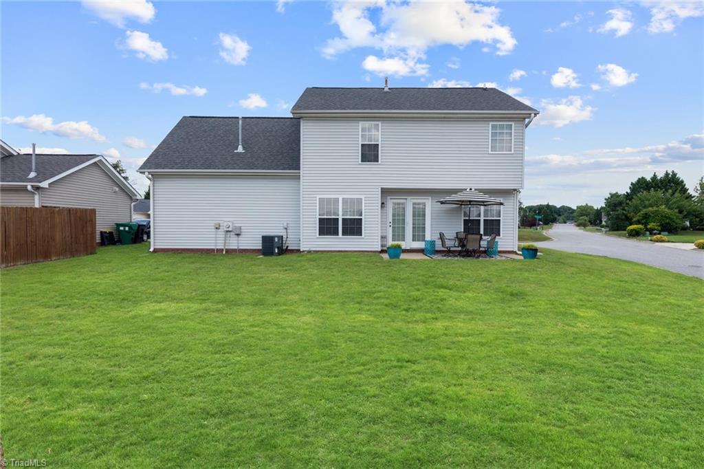1001 Tesh Court High Point, NC 27265 - Photo 26 of 28 Large Backyard!