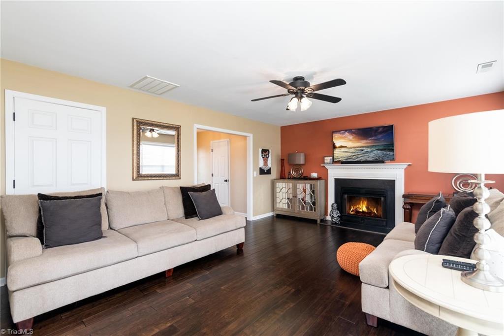 1001 Tesh Court High Point, NC 27265 - Photo 5 of 28 Gallery Image 5