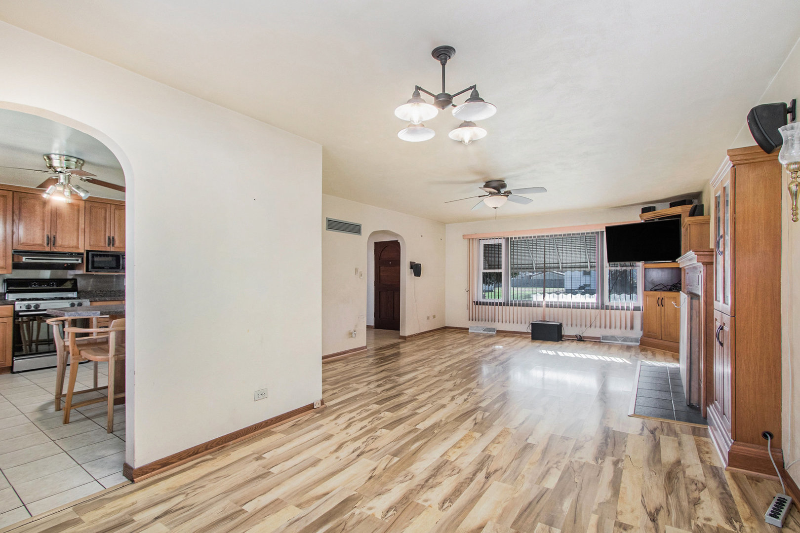 2444 187th Street Lansing, IL 60438 - Photo 7 of 16