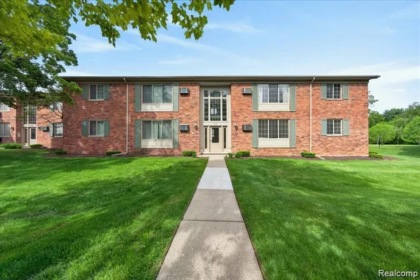 $1,500 | 454 Romeo Road, Rochester, MI 48307