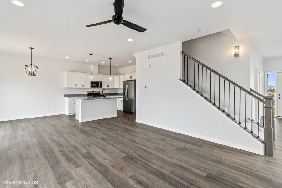 107 Ridgeway Drive Tiffin, IA 52340 - Photo 4 of 27 Gallery Image 4