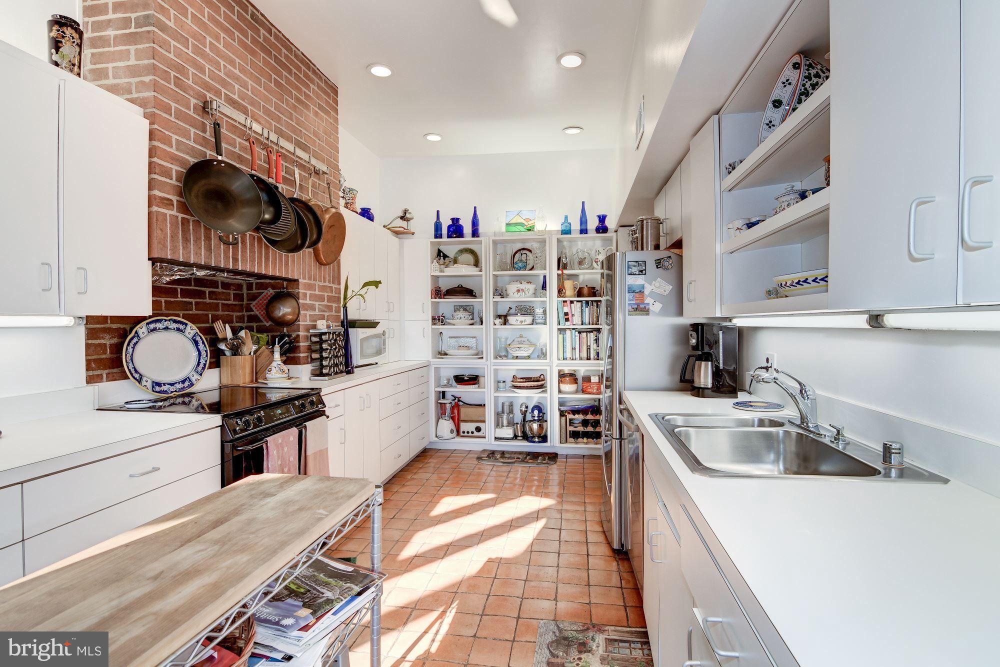 2204 Decatur Place Northwest Washington, DC 20008 - Photo 7 of 15 Gallery Image 7