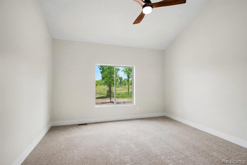 57560 Omo Road Ray, MI 48096 - Photo 17 of 44