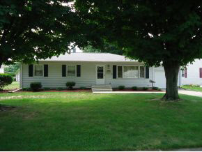 1231 Jackson Boulevard Rochester, IN 46975 - Photo 1 of 16