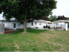 1231 Jackson Boulevard Rochester, IN 46975 - Photo 2 of 16