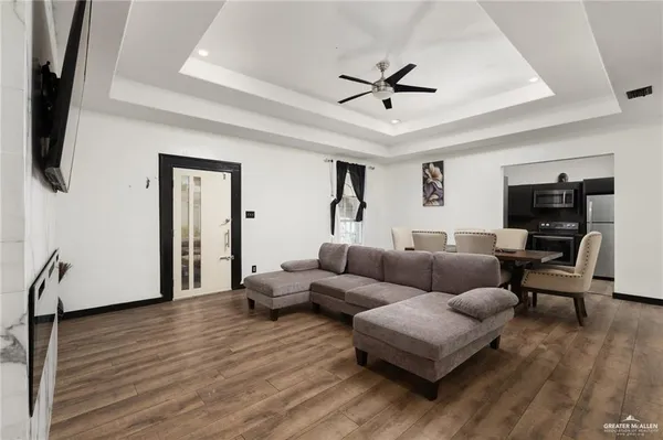 $2,250 | 7809 West Business Highway 83, Mission, TX 78572