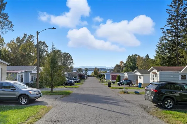 $124,900 | 278 Penny Lane, Shelburne, VT 05482