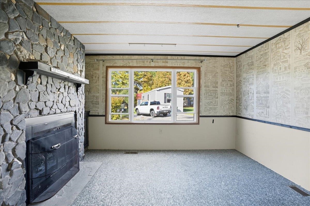 278 Penny Lane Shelburne, VT 05482 - Photo 3 of 32