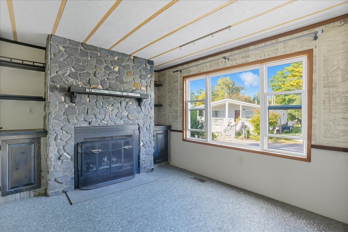 278 Penny Lane Shelburne, VT 05482 - Photo 4 of 32