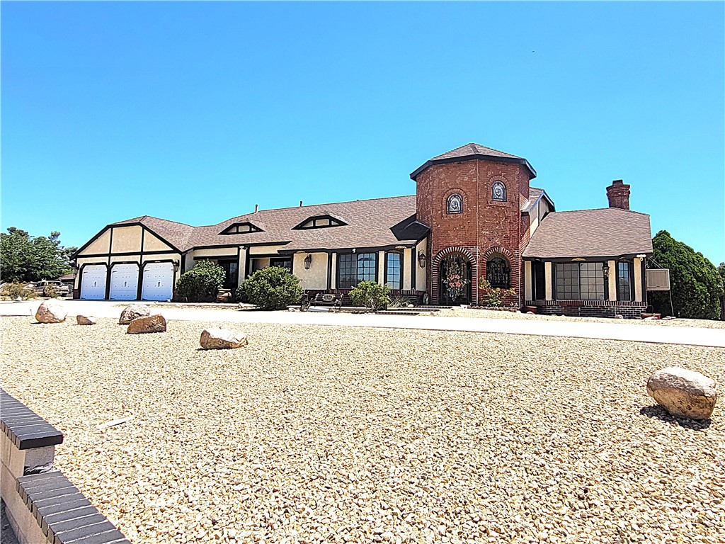 13889 Olathe Road Apple Valley, CA 92307 - Photo 2 of 39