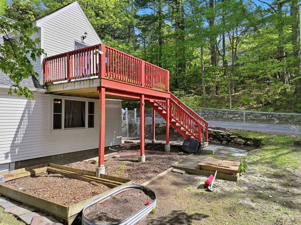 20 Old Providence Road Sutton, MA 01590 - Photo 4 of 38 Gallery Image 4