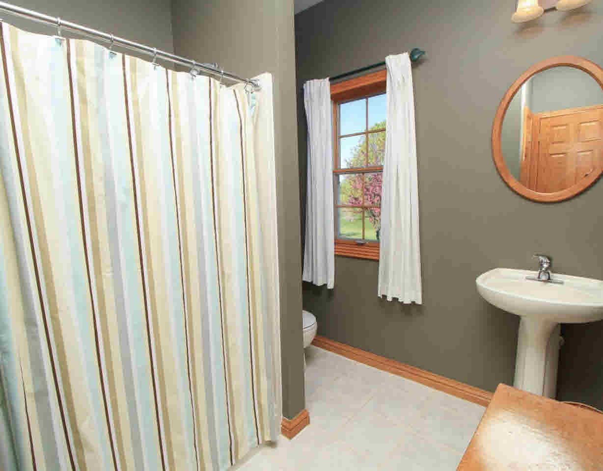 3611 Ferden Road New Lothrop, MI 48460 - Photo 26 of 44 21291440-25.JPG