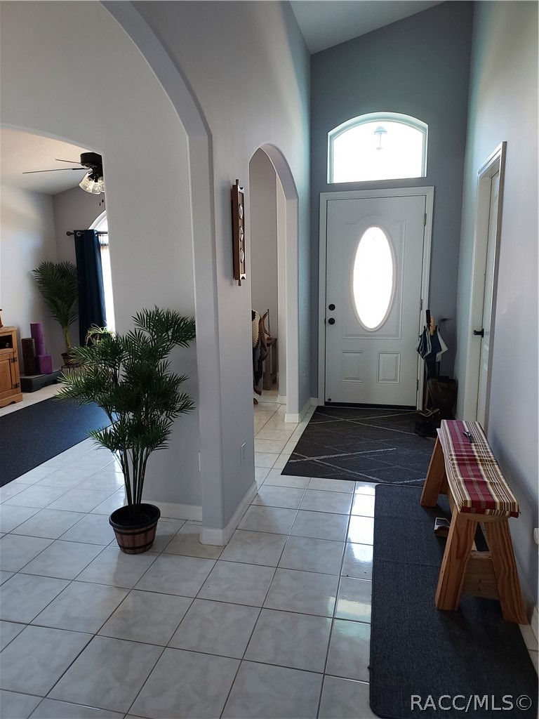 9306 East Gospel Island Road Inverness, FL 34450 - Photo 2 of 16 a view of a hallway with seating area