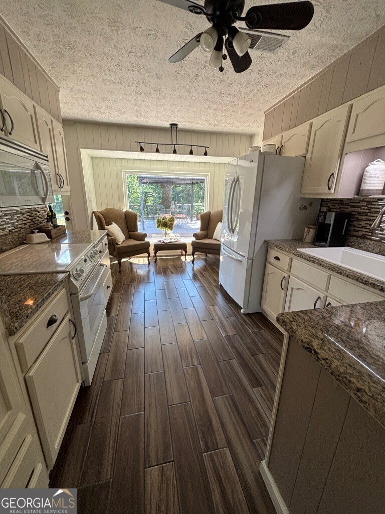 2058 Welcome Road Newnan, GA 30263 - Photo 10 of 53