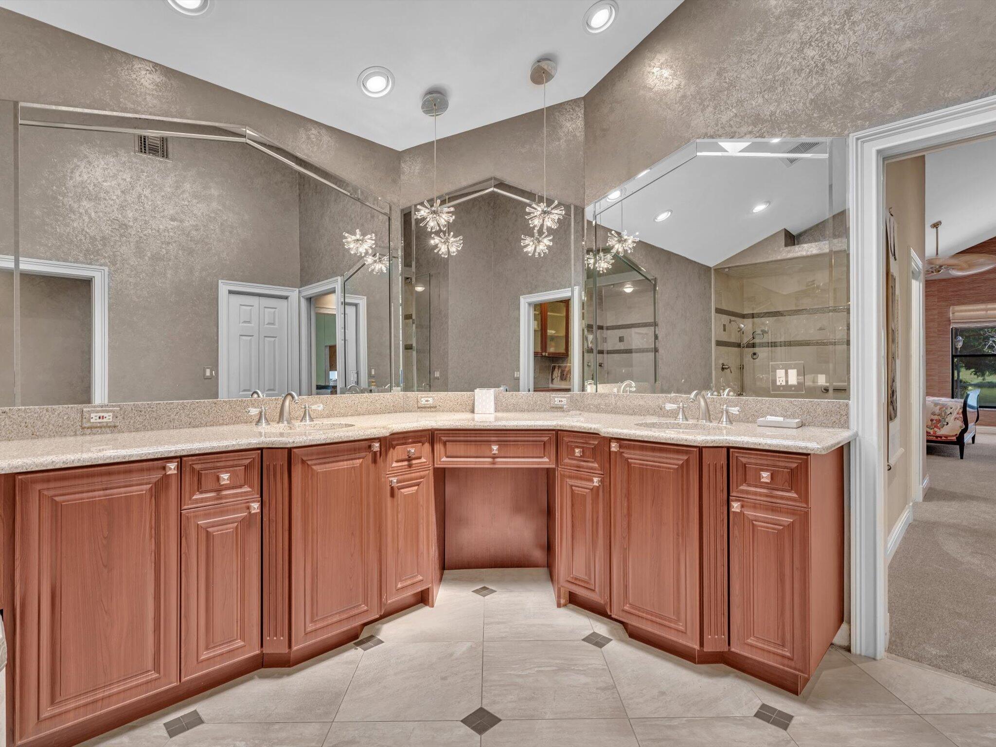 10122 Spyglass Way Boca Raton, FL 33498 - Photo 17 of 65 060-FPP6838