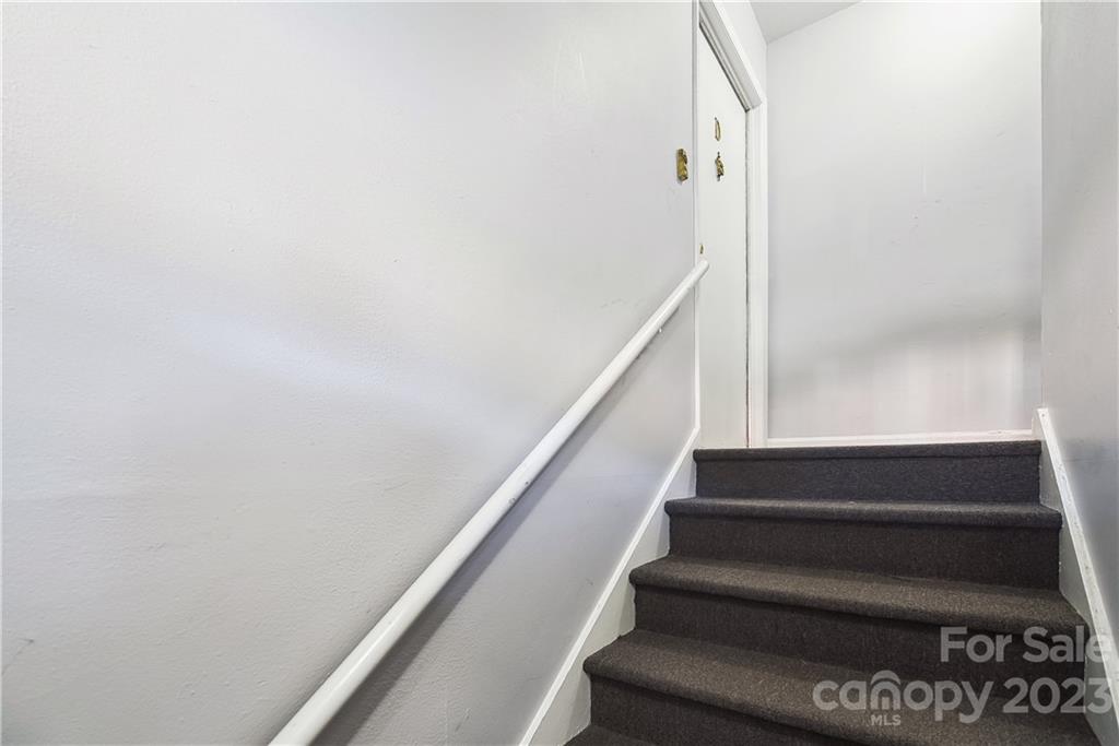 914 McAlway Road Charlotte, NC 28211 - Photo 3 of 44 a view of entryway