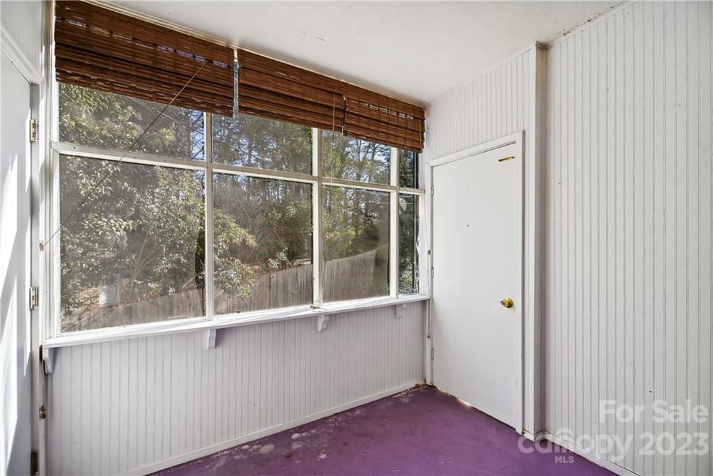 914 McAlway Road Charlotte, NC 28211 - Photo 35 of 44 a view of empty room with window