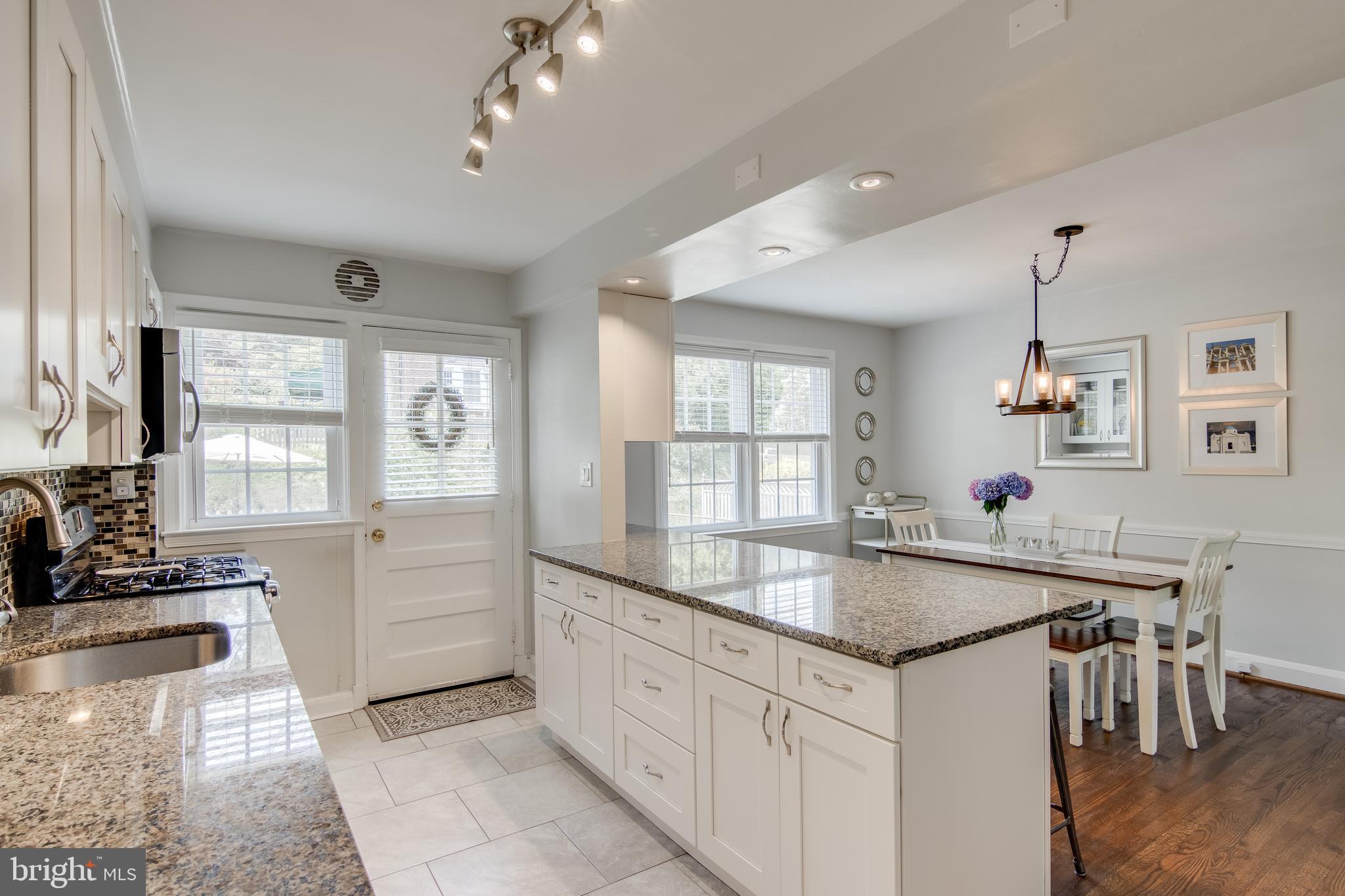 7136 Heathfield Road Baltimore, MD 21212 - Photo 16 of 44 Spacious and modern