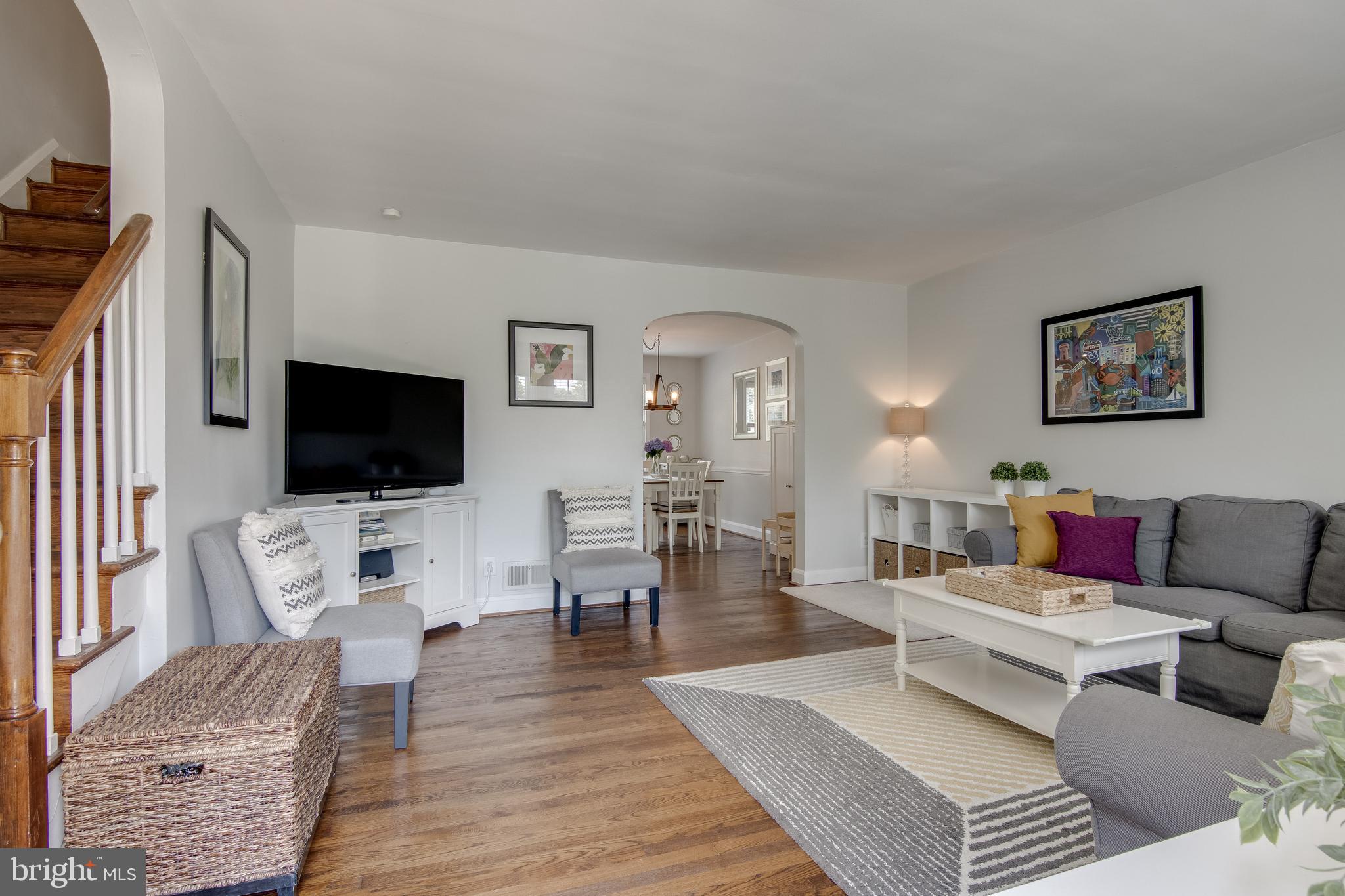 7136 Heathfield Road Baltimore, MD 21212 - Photo 5 of 44 Gleaming hardwood floors